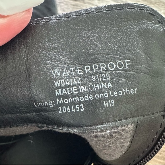 Cole Haan Womens size 8.5 Black Suede Quinney Waterproof Boots Zip Up Winter - Picture 7 of 7